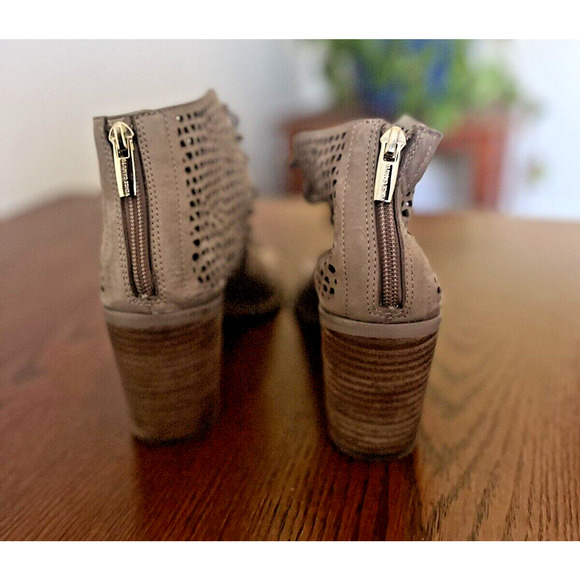 Vince Camuto Tan Tarita Laser Cut Bootie Lace Up Heels Women's Size 9M - Picture 4 of 9